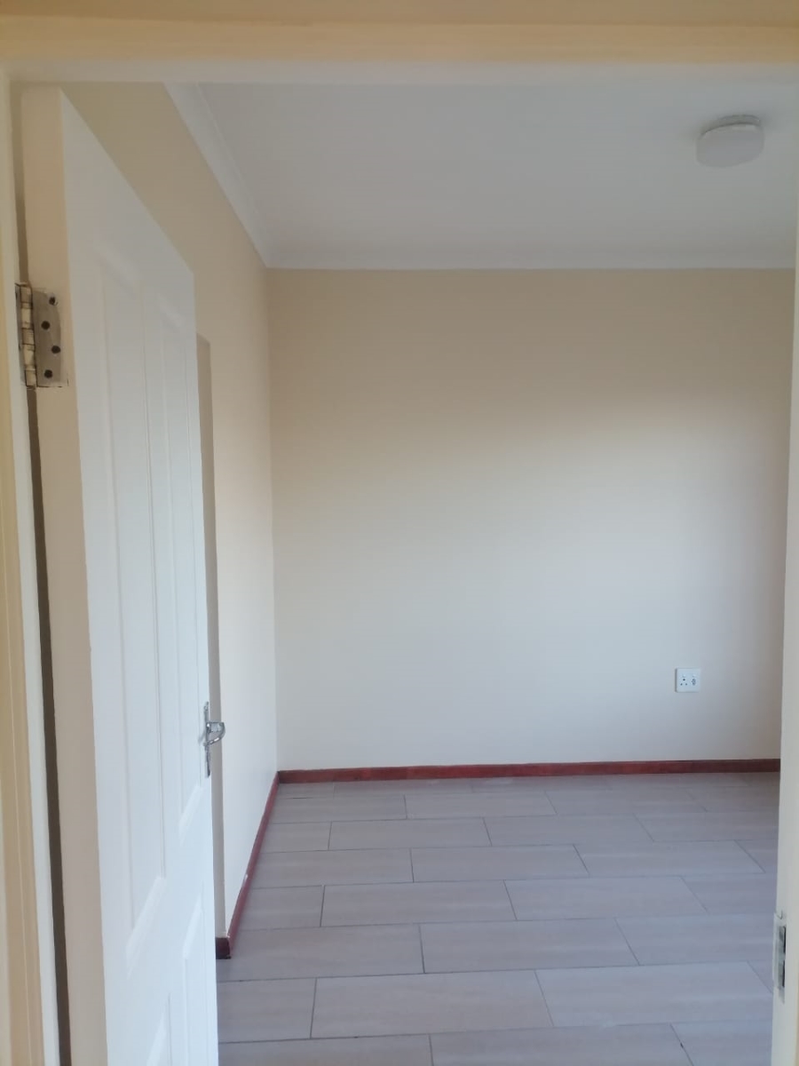 To Let 2 Bedroom Property for Rent in Cove Rock Eastern Cape